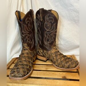 Cody James Exotic Pirarucu Men's Broad Square Toe Brown Western Boots. Size 10D